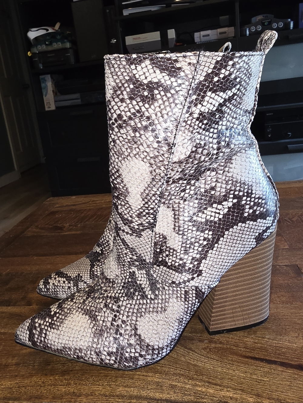 BEAST Fashion - Harmony Snake Print Boots Sz 5.5